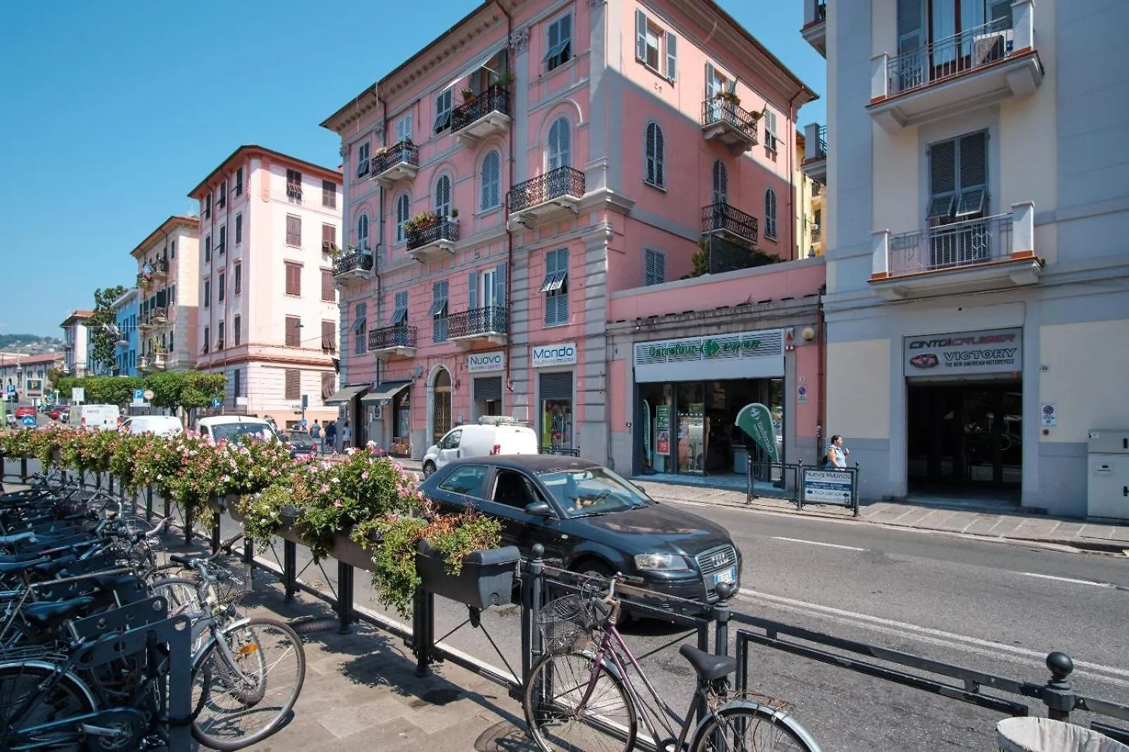Cinque Terre Bridge Apartment La Spezia Italy