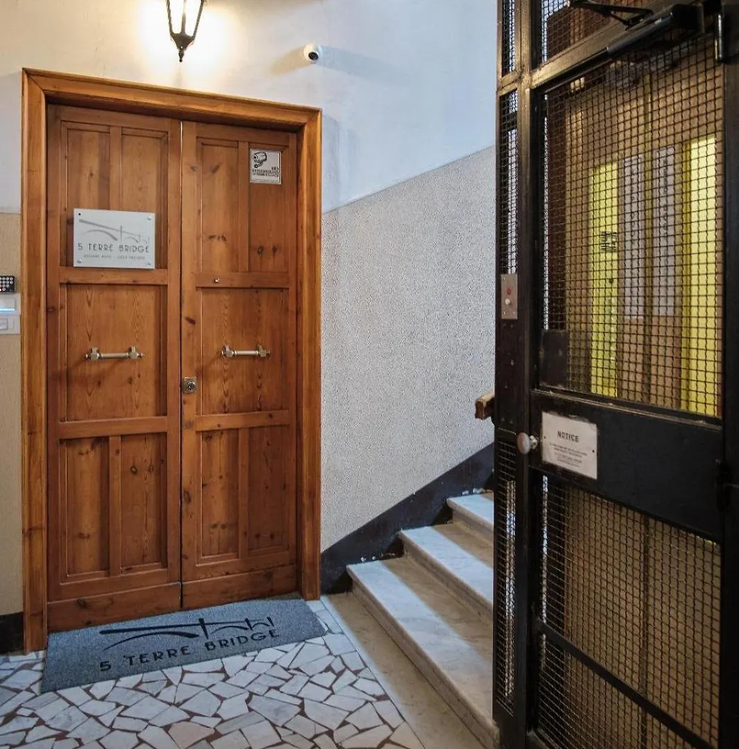Cinque Terre Bridge Apartment La Spezia 0*,