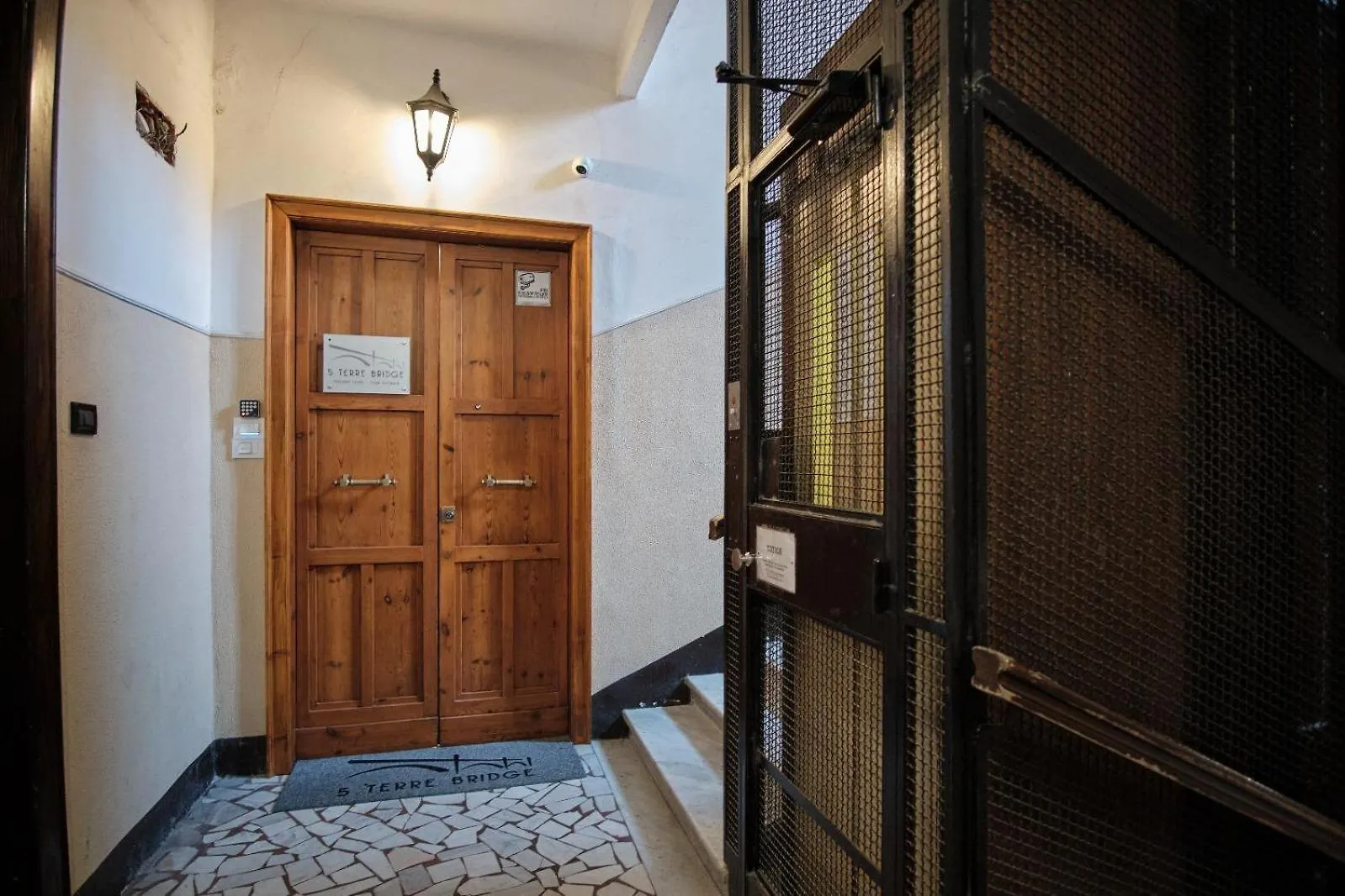 Cinque Terre Bridge Apartment La Spezia