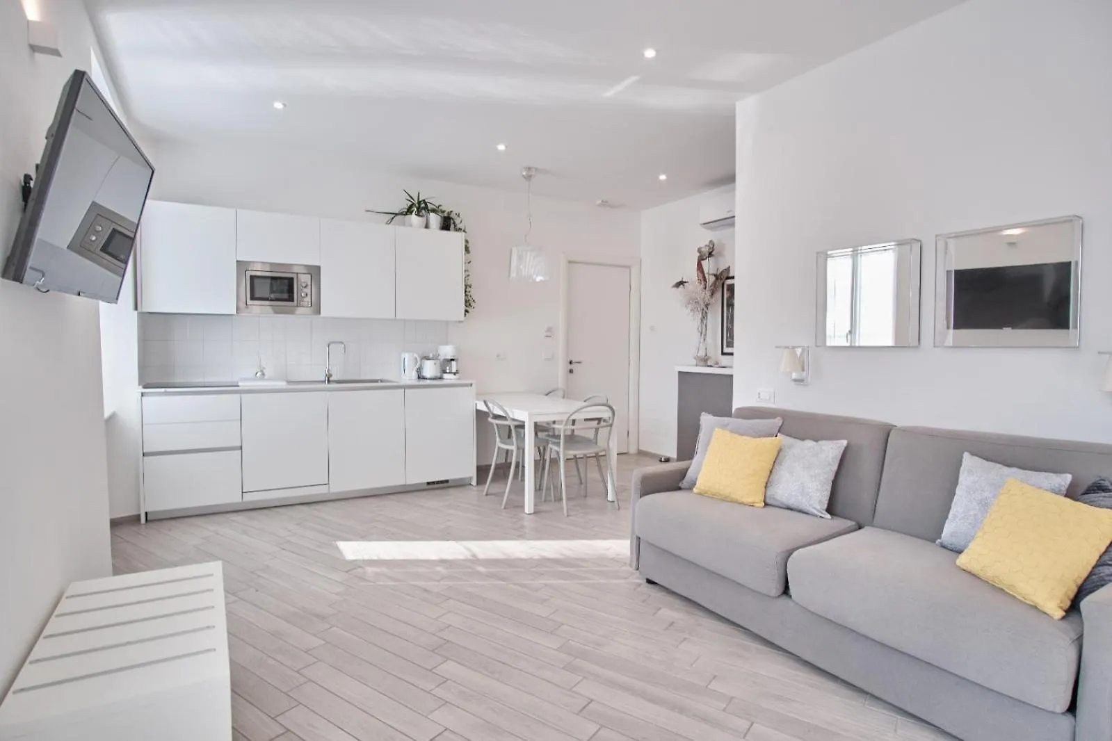 Cinque Terre Bridge Apartment La Spezia 0*,
