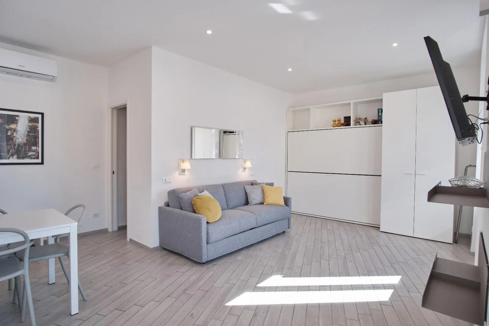Cinque Terre Bridge Apartment La Spezia Italy