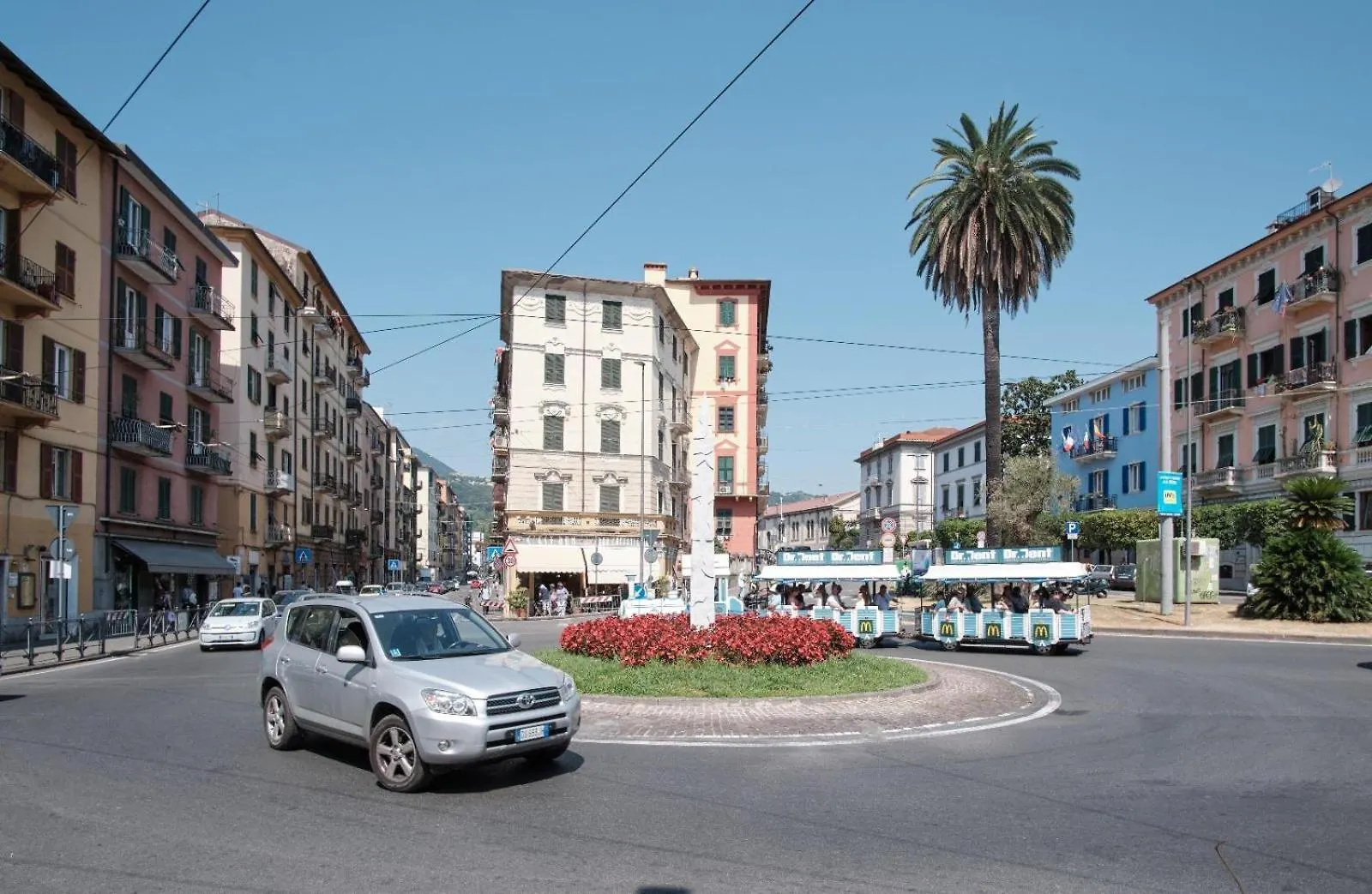 Cinque Terre Bridge Apartment La Spezia