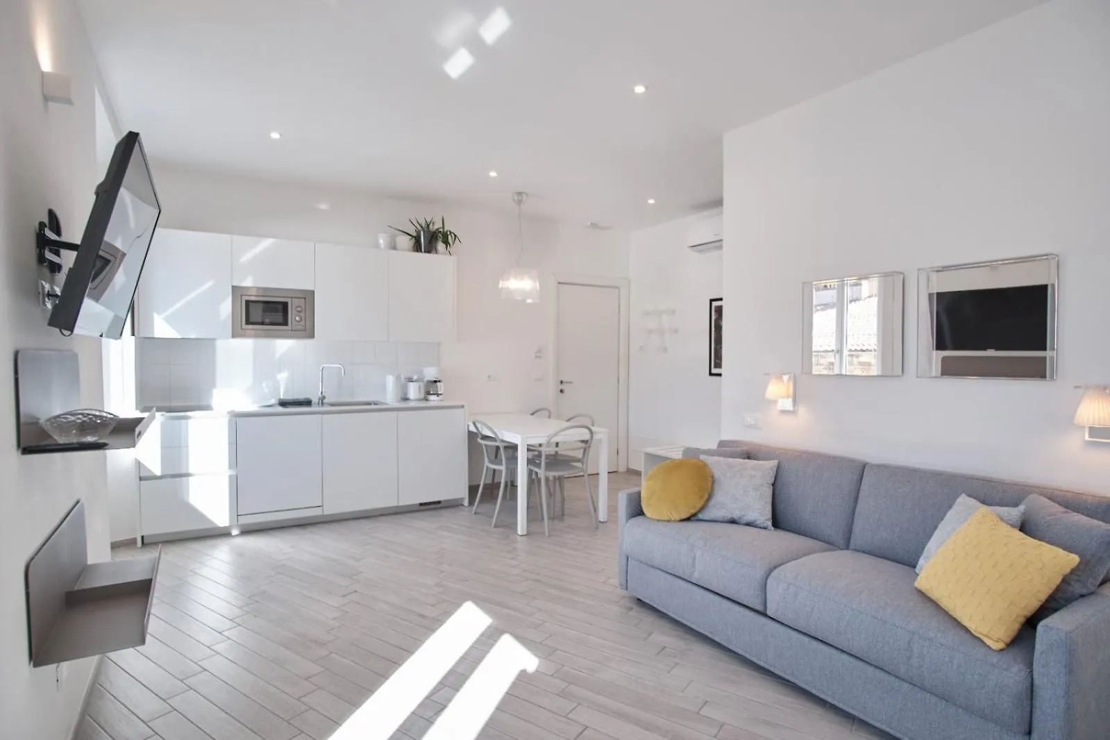 Cinque Terre Bridge Apartment La Spezia Italy