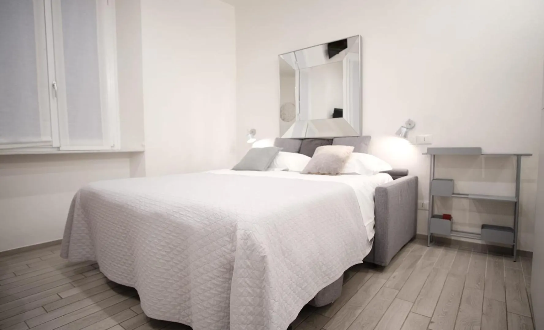Cinque Terre Bridge Apartment La Spezia Italy
